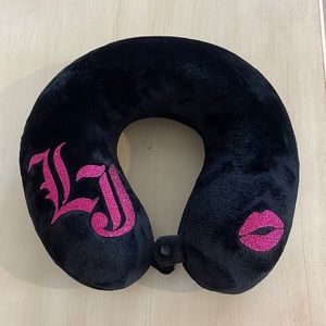 TG Lady Jags neck pillow
